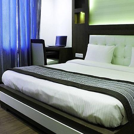 Hotel Opulence ปะทานโกต ภายนอก รูปภาพ