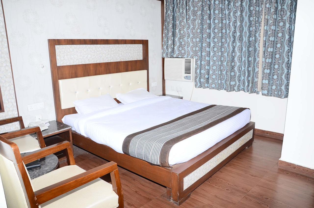 Hotel Opulence ปะทานโกต ภายนอก รูปภาพ