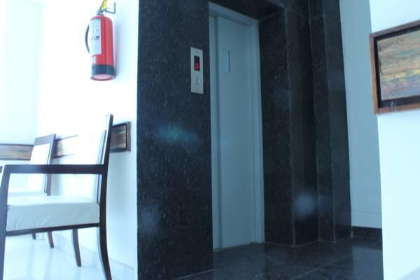 Hotel Opulence ปะทานโกต ภายนอก รูปภาพ