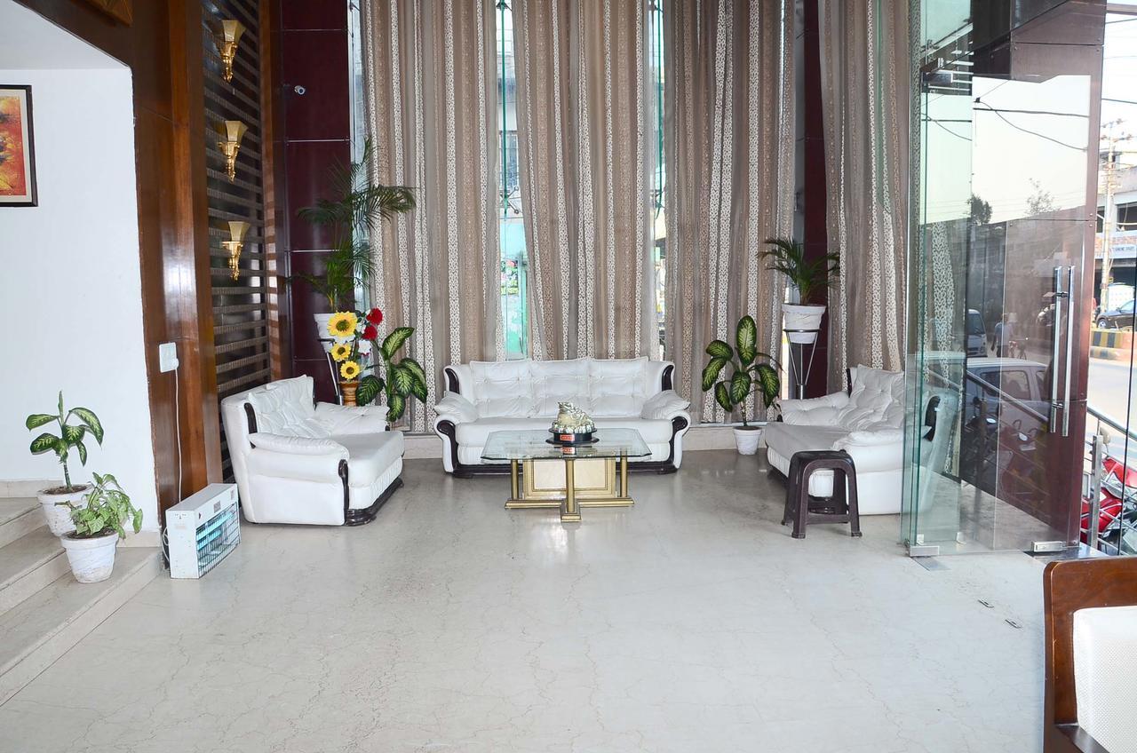 Hotel Opulence ปะทานโกต ภายนอก รูปภาพ